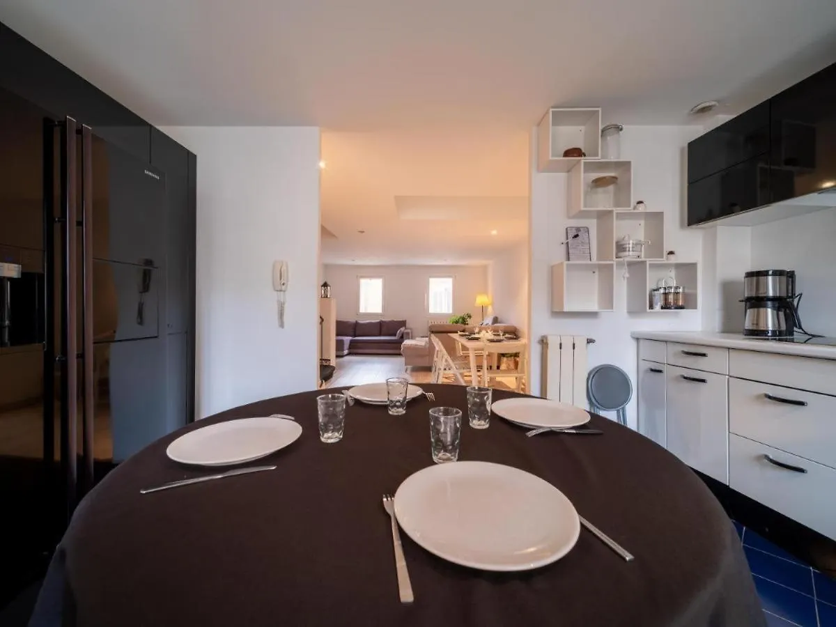 Cosy Triplex 120M2 Terrasse Au Panier Vue Major Vieux Port 7 Couchages Option Parking Apartment Marseille France