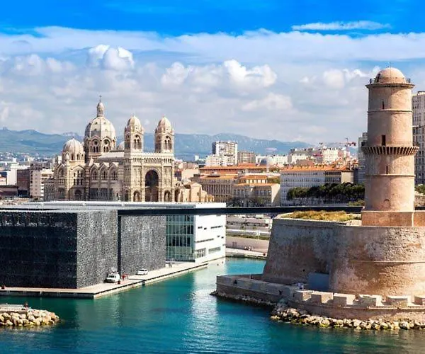 Cosy Triplex 120M2 Terrasse Au Panier Vue Major Vieux Port 7 Couchages Option Parking Apartment Marseille 0*,  France